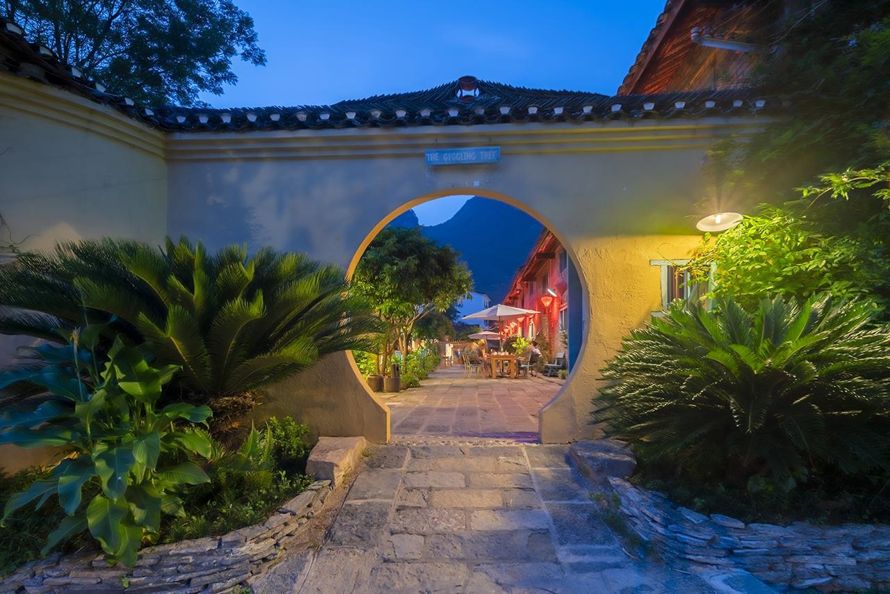 The Giggling Tree Hotel Yangshuo Exterior photo